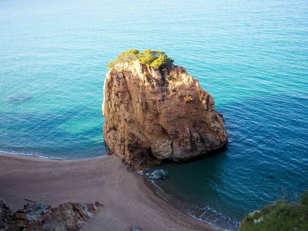 begur beach rock